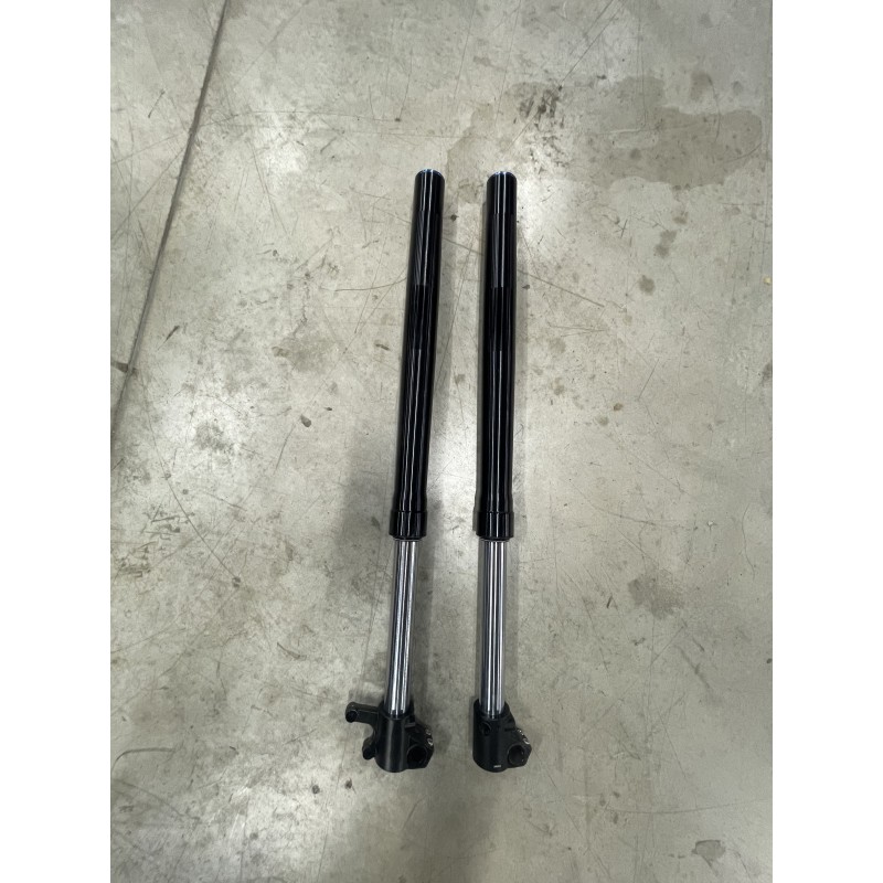 Fourche hydraulique VSHOCK inversée Réglable - 780mm (Té 45/48mm) - Etrier 51mm Fourche hydraulique VSHOCK inversée Réglable - 780mm (Té 45/48mm) - Etrier 51mm