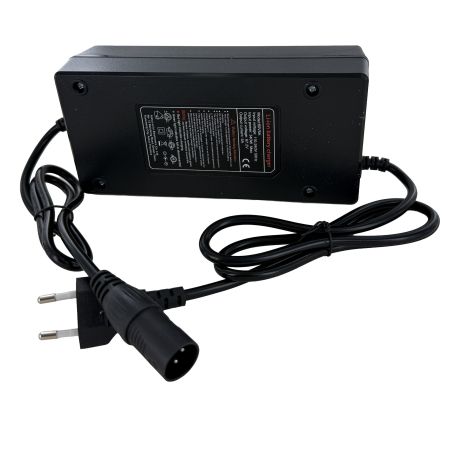 Chargeur 60V 5A Input Power: 340W prise XLR male