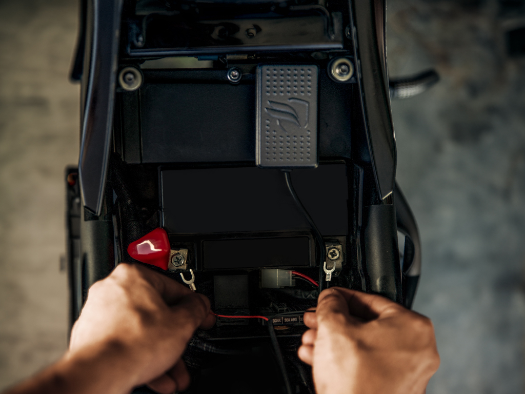 Ricarica intelligente: 30 giorni di autonomia! Non consuma la batteria.